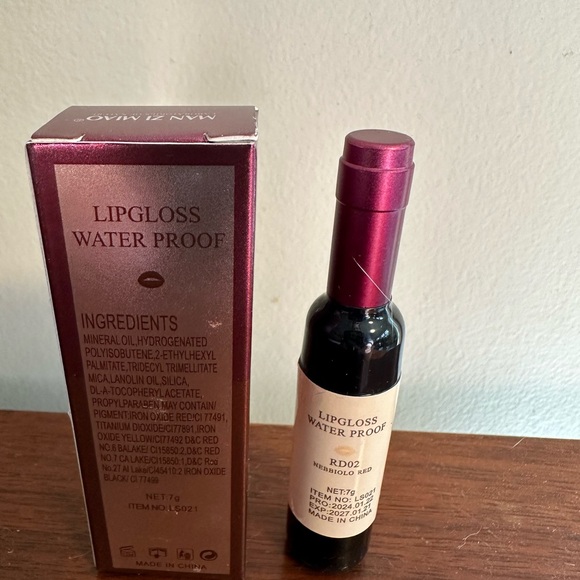 Wine Lip Gloss w/ tint New in Box - Picture 4 of 4